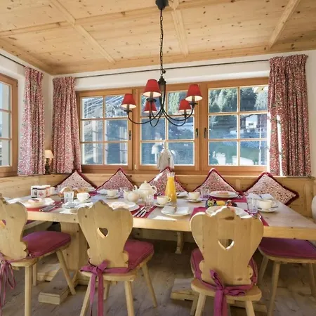 Lovely With 3bdr And Sauna- If You Want To Book, Please Contact On Wh-ats-app - 0034-635-518-216 !!!! St. Anton am Arlberg