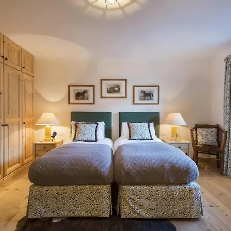 Lovely With 3bdr And Sauna- If You Want To Book, Please Contact On Wh-ats-app - 0034-635-518-216 !!!!